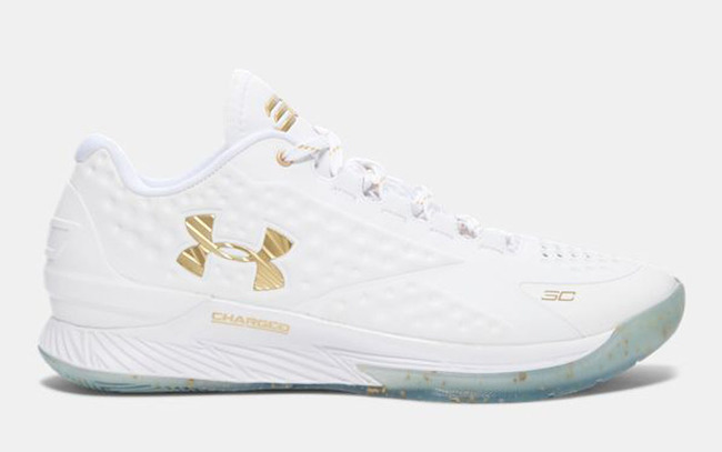 Sneaker 近期卖得最好的 18 双球鞋,你都入手了哪几双? Sneaker 近期卖得最好的 18 双球鞋,你都入手了哪几双?
