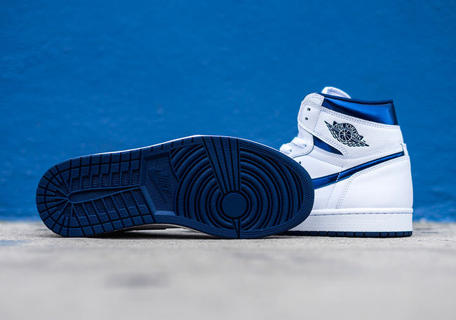 555088-106,AJ1 High OG,Air Jor 555088-106AJ1 首次复刻的 Metallic Air Jordan 1 带来复古运动风范的完美呈现! 555088-106,AJ1 High OG,Air Jor 555088-106AJ1 首次复刻的 Metallic Air Jordan 1 带来复古运动风范的完美呈现!