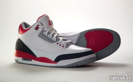 air jordan 3,aj3 AJ3 Fire Red 07年和13年款细节对 Air Jordan 3 “ Fire Red” 07年和13年版本细节对比