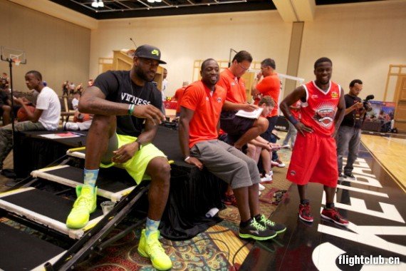 lebron,dunkman  詹姆斯上脚 LeBron 9 Elite 未市售版本