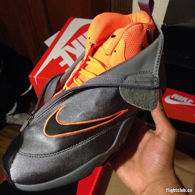 Nike Zoom Flight 佩顿手套 Nike Zoom Flight ＂The Glove＂ 灰橙配色实物曝光