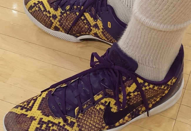 尼克,杨赛,场上,脚,Kobe,System,尼克,杨最近,  尼克杨赛场上脚 Kobe 8 System