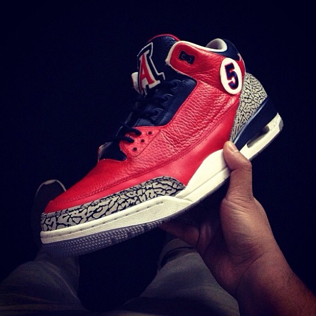 aj3  余文乐展示 Air Jordan 3 ＂Arizona Wildcats＂