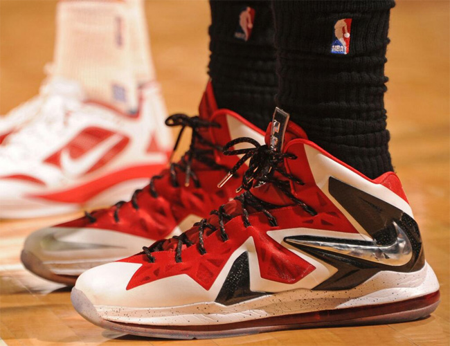 LBJ10,LBJ LBJ10 詹姆斯赛场穿着 LeBron 10 Elite 白红黑配色 PE