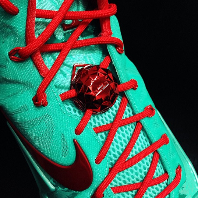 LBJ11,lbj LBJ11圣诞 LeBron 11 ＂Christmas＂ 圣诞配色高清细节图赏