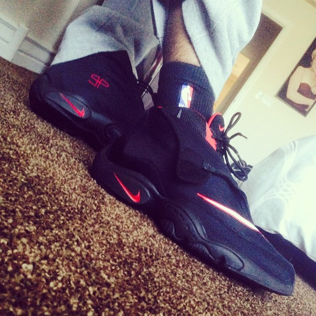 The Glove,佩顿手套,佩顿战靴,Zoom Fligh 佩顿手套 Nike Zoom Flight 98 ＂The Glove＂ 全黑配色实物曝光