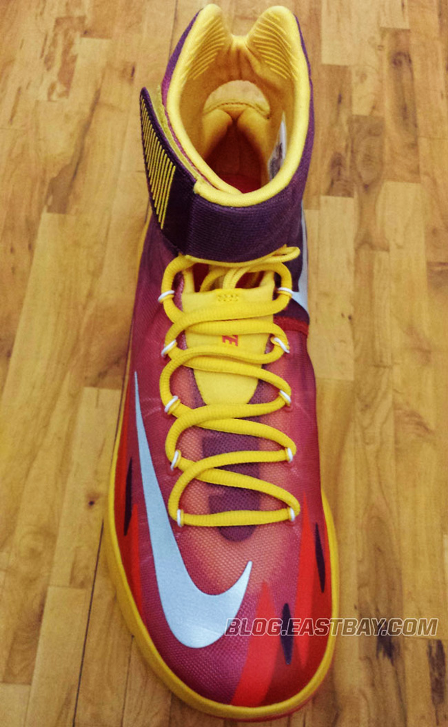 Hyperrev,Hyperrev 发售日期,凯里欧文,Ky 克利夫兰骑士队配色 Nike Zoom Hyperrev "Cavs" 骑士配色更多实物图片
