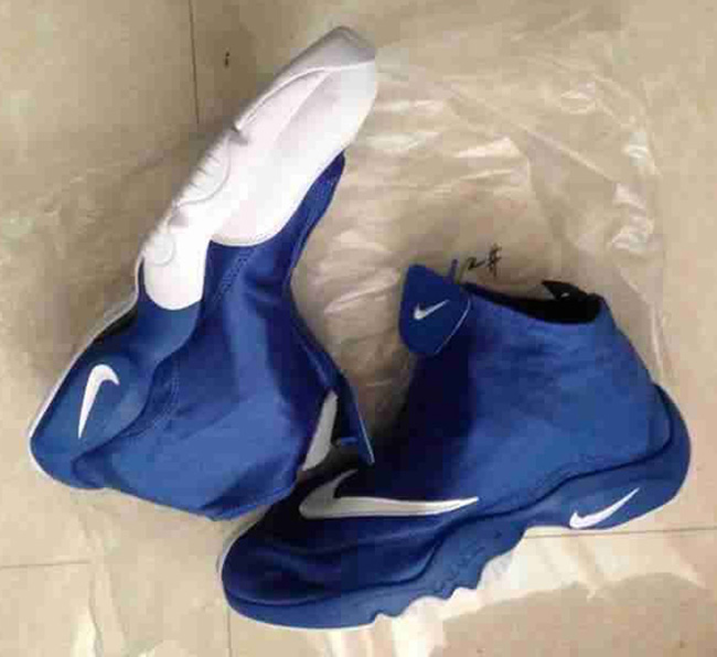 佩顿手套,The Glove,佩顿战靴 佩顿手套The Glove复刻 Nike Air Zoom Flight The Glove 蓝白配色曝光