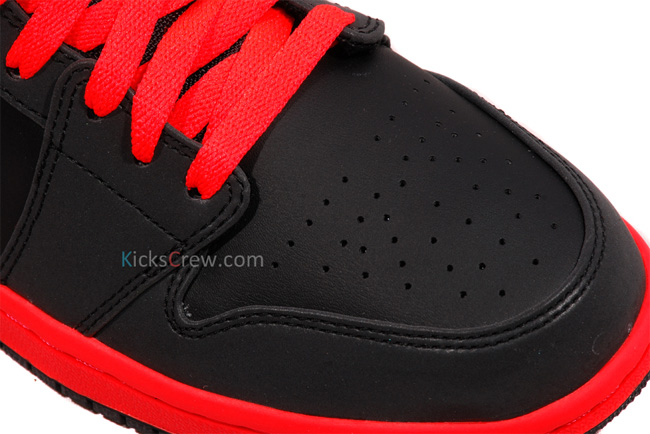 554724-043,Air Jordan 1 Mid,AJ AJ1 Mid 554724-043 Air Jordan 1 Mid 黑/红外配色曝光