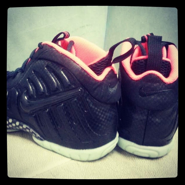 椰子泡,Nike Air Foamposite Pro Ye 夜光椰子泡 Nike Air Foamposite Pro ＂Yeezy＂ GS 女款曝光