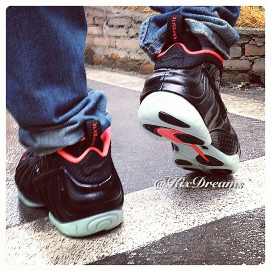 616750-001,黑粉椰子泡,Foamposite Pr 黑粉椰子泡616750-001 Nike Air Foamposite Pro ＂Yeezy＂ 上脚实拍