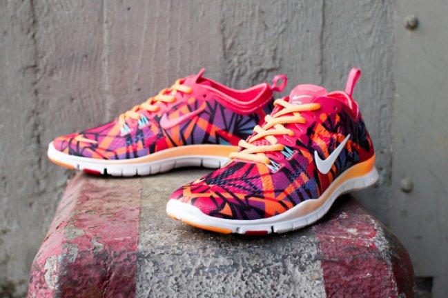Nike Free TR Fit 5.0,629832-60 629832-600 Nike WMNS Free TR Fit 5.0 红橙配色现已发售