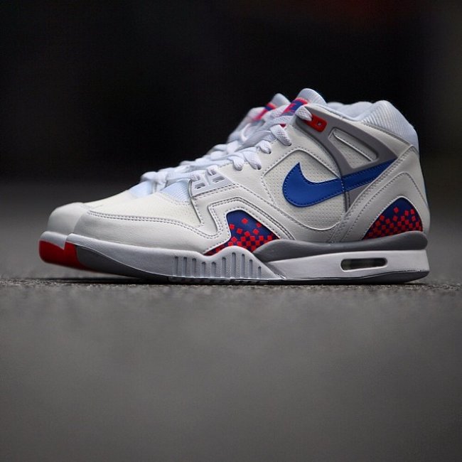 Nike Air Tech Challenge II  Nike Air Tech Challenge II 白蓝配色美图欣赏