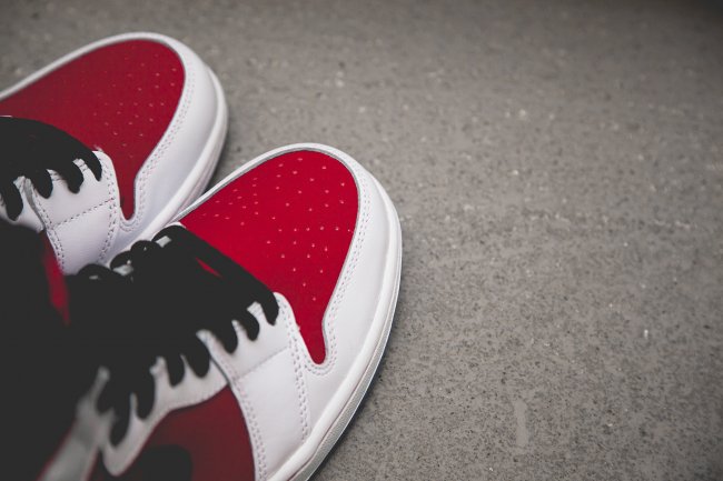 AJ1,Air Jordan 1,555088-123 AJ1 555088-123 胭脂红 Air Jordan 1 OG High ＂Carmine＂ 实物图赏