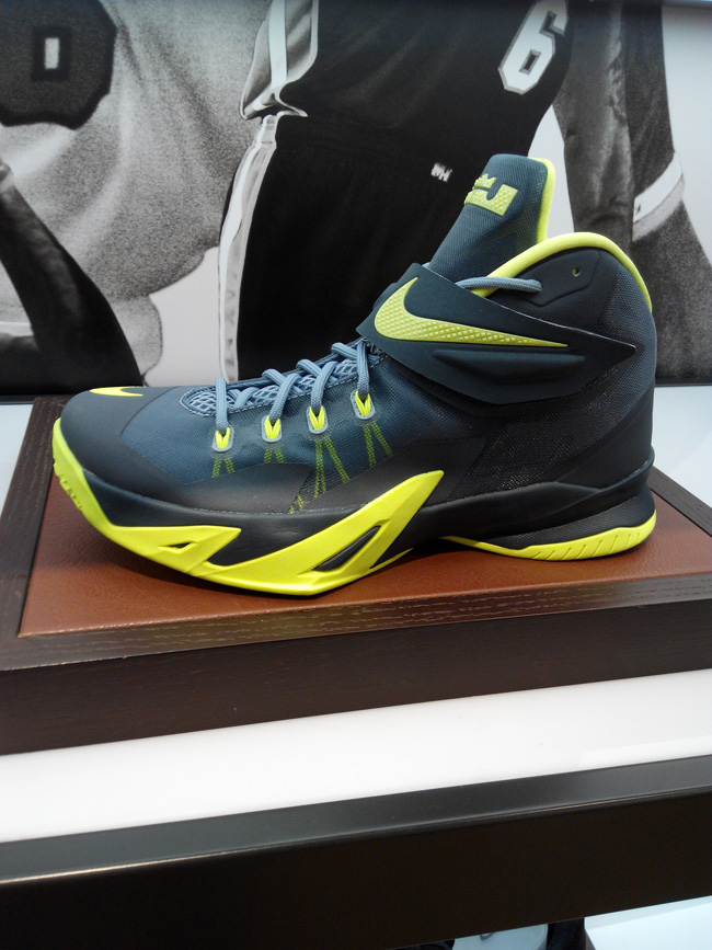 Nike Zoom Soldier 8,士兵8 詹姆斯士兵8 Nike Zoom Soldier 8 现已登录国内专柜