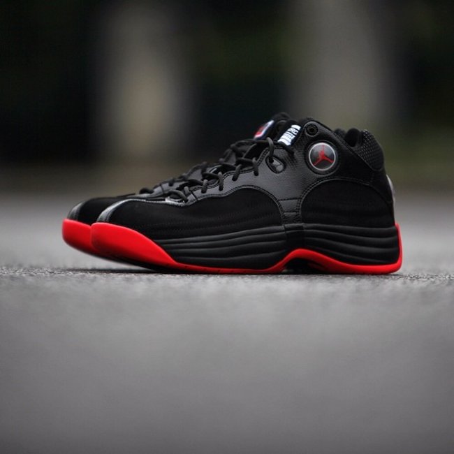 Jordan Team 1 Jordan Team One Jordan Team 1 ＂Bred＂ 黑红配色即将发售