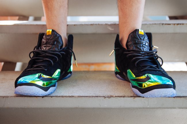 LBJ11,LeBron 11 EXT,677693-001 LBJ11王者皇冠677693-001 LeBron 11 EXT QS “King’s Crown” 更多实物上脚图
