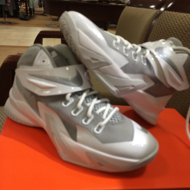 士兵8,Nike Zoom Soldier 8 士兵8詹姆斯 Nike LeBron Zoom Soldier 8 灰白配色曝光