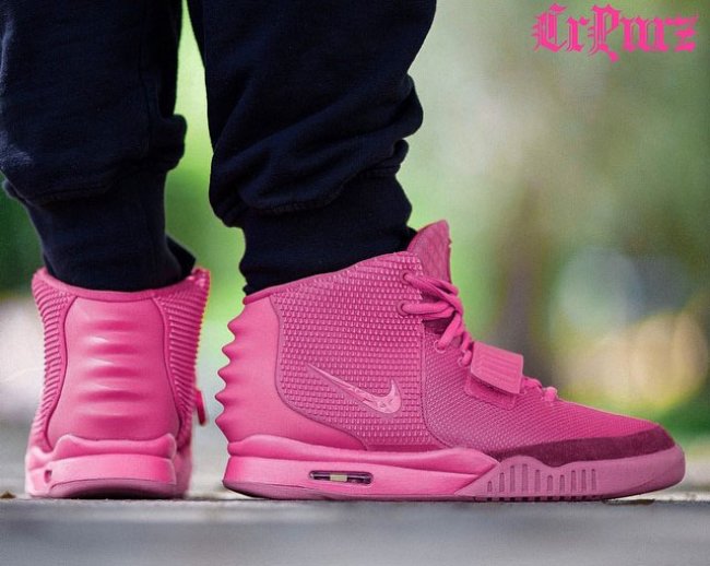 Nike Air Yeezy 2,椰子2 椰子2价格 Nike Air Yeezy 2 “Pink Friday” 定制鞋款