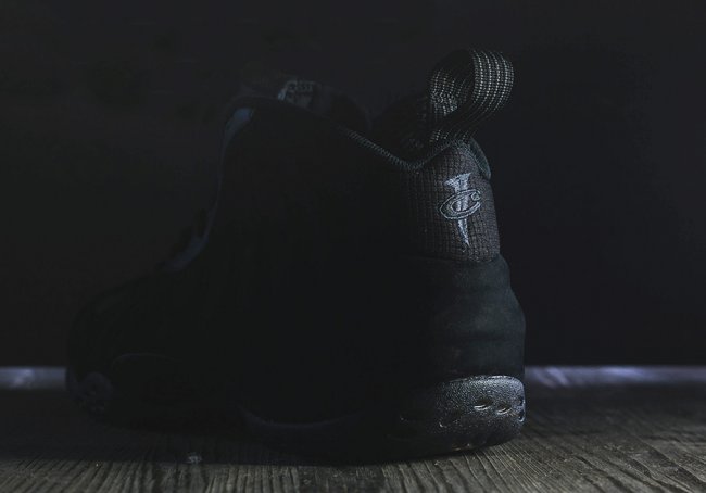 575420-006,黑麂皮喷,Foamposite One 575420-006黑麂皮喷 Nike Air Foamposite One “Triple Black” 即将发售