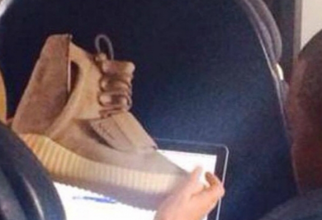 Kanye West,侃爷  Kanye West x adidas Yeezy 3 实物谍照曝光