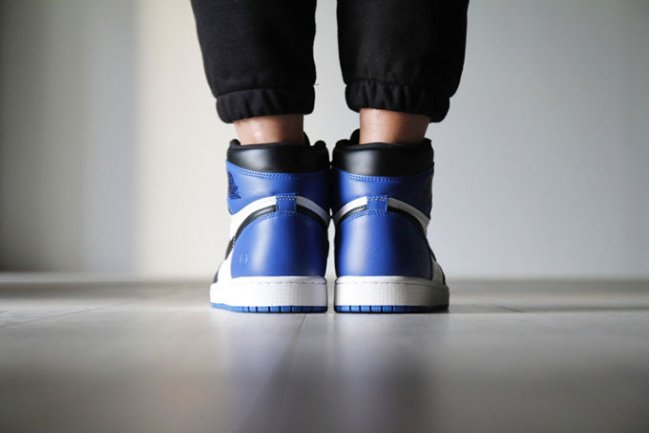 AJ1,Air Jordan 1 716371-040AJ1 Fragment design x Air Jordan 1 上脚实拍