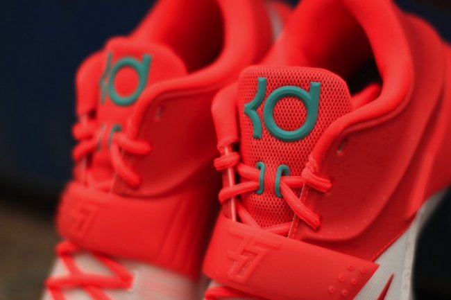 KD7 707560-613 KD7 “Christmas Egg Nog” 实物图赏 KD7 707560-613 KD7 “Christmas Egg Nog” 实物图赏