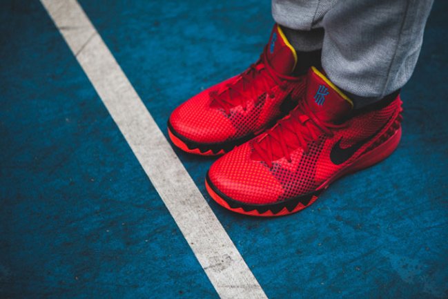 Nike Kyrie 1,705278-606 705278-606凯里欧文 Nike Kyrie 1 迷幻红配色上脚实拍