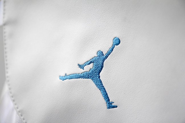 AJ11,Air Jordan 11 631693-100AJ11 Air Jordan 11 ＂Legend Blue＂ 鞋底背包图赏