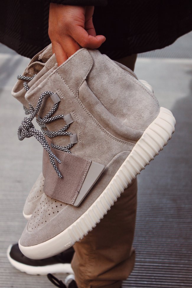 adidas Yeezy 750 Boost,Kanye W Kanye West联名 adidas Yeezy 750 Boost 上脚近赏