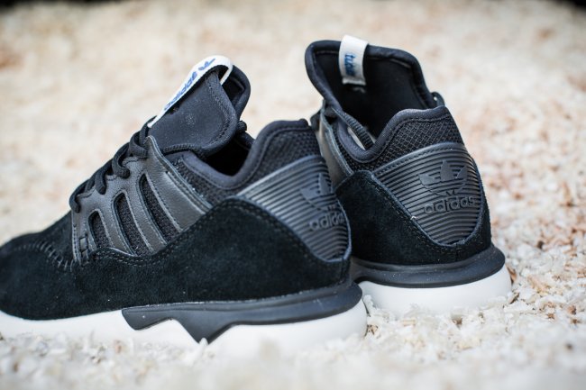 adidas Tubular Moc Runner  adidas Tubular Moc Runner “Core Black” 发售