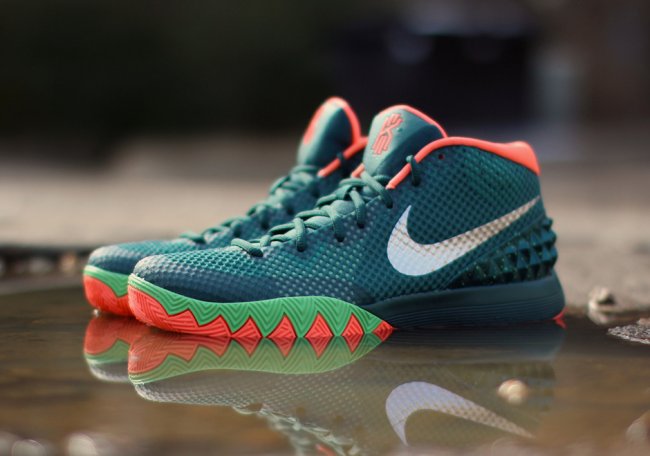 705277-313,Kyrie 1,NIke 705277-313 Nike Kyrie 1 “Flytrap” 捕蝇草配色即将发售