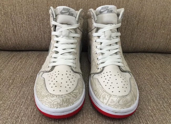AJ1,Air Jordan 1 AJ1镭射 Air Jordan 1 “Laser” 红色鞋底样品曝光