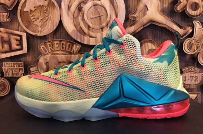 776652-383,LBJ12 Low,LeBron 12 776652-383LBJ12低帮 LeBron 12 Low “LeBronold Palmer”实物图片