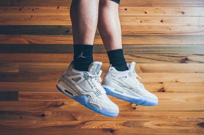705333-105,AJ4,Air Jordan 4 705333-105AJ4镭射 镌刻历史，Air Jordan 4 “Laser” 明日发售提醒