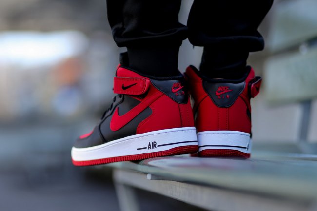 315123-029,Air Force 1 315123-029 Nike Air Force 1 Mid “Bred” 黑红上脚实拍