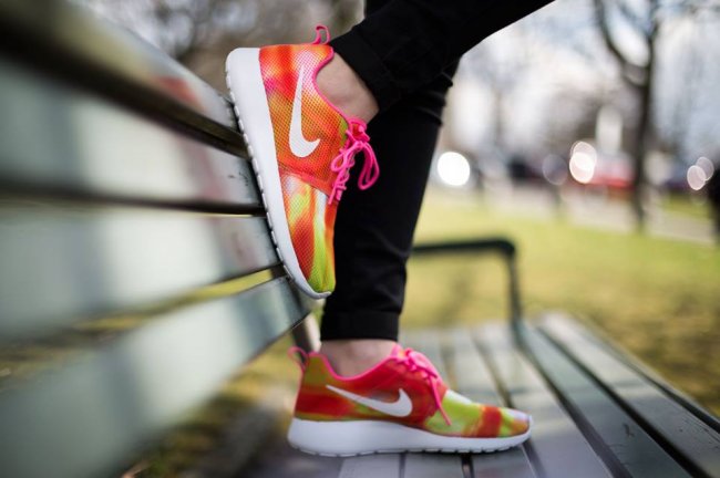 Nike Roshe Run  Nike Roshe Run Flight Weight “Sherbet” 女款新色登场