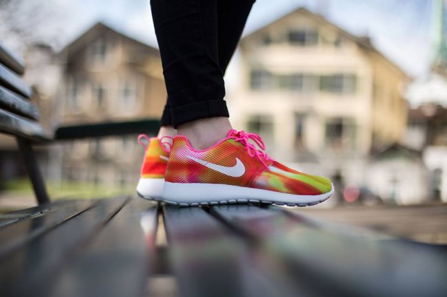Nike Roshe Run  Nike Roshe Run Flight Weight “Sherbet” 女款新色登场