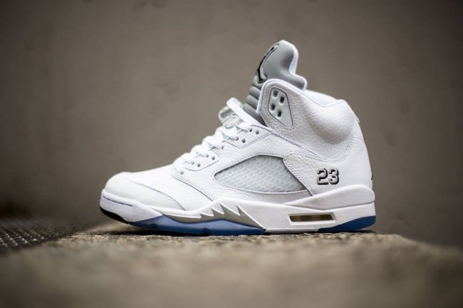 136027-130,AJ5,Air Jordan 5 136027-130AJ5 Air Jordan 5 Retro “Metallic Silver” 实物近赏