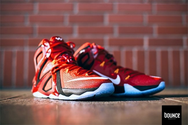 724559-618,LBJ12,LeBron 12 Eli 724559-618LBJ12724559-618 LeBron 12 Elite “Team” 实物近赏