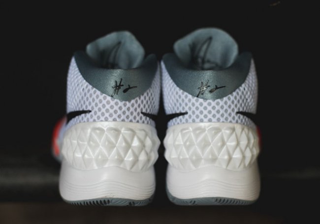 Kyrie 1,Nike 705277-100 Nike Kyrie 1 ＂Infrared＂ 美图欣赏