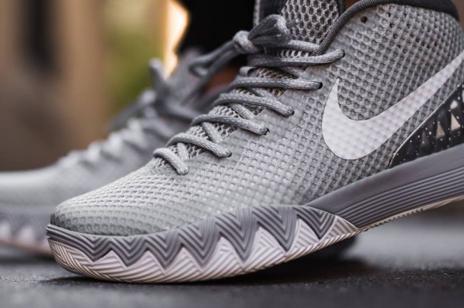 705277-010,Kyrie 1,Nike 705277-010 Nike Kyrie 1 “Wolf Grey” 狼灰上脚
