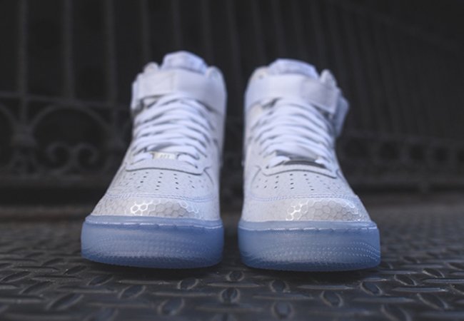 654440-101,Air Force 1,AF1,Nik 654440-101 Nike WMNS Air Force 1 Hi PRM “White Pearl” 现已发售
