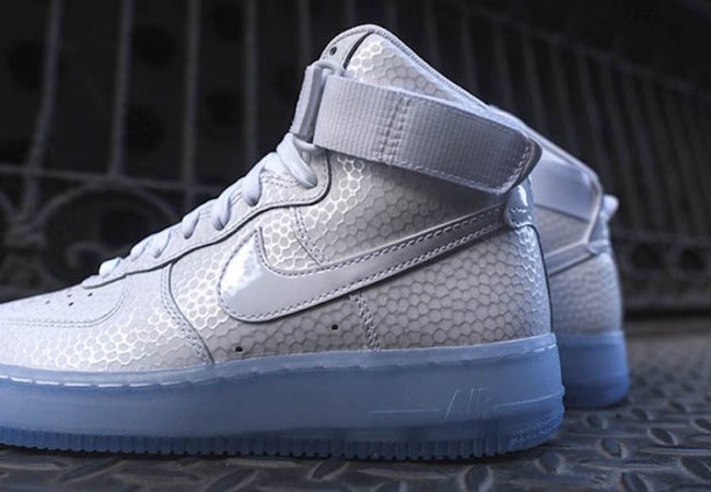 654440-101,Air Force 1,AF1,Nik 654440-101 Nike WMNS Air Force 1 Hi PRM “White Pearl” 现已发售