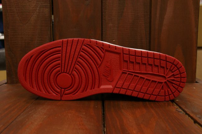 555088-101,AJ1,Air Jordan 1 555088-101AJ1公牛 Air Jordan 1 Retro OG High “Chicago” 公牛配色细节图赏