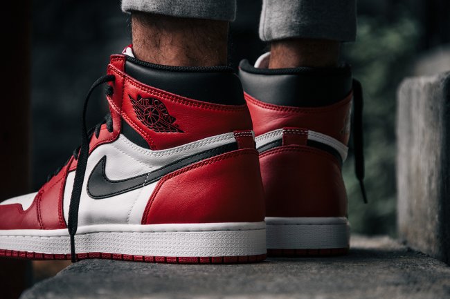 555088-101,AJ1,Air Jordan 1 555088-101AJ1白黑红 公牛白黑红 Air Jordan 1 “Chicago” 上脚近赏