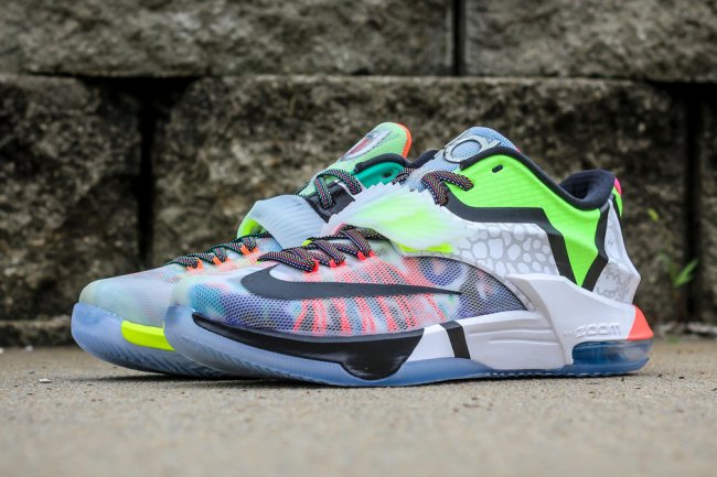 801778-944,KD7,Nike,What The K 801778-944KD7 KD7 “What The” 实物近赏