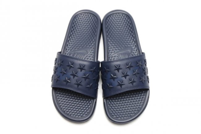 Nike Benassi JDI QS  Nike Benassi JDI QS 独立日配色即将发售