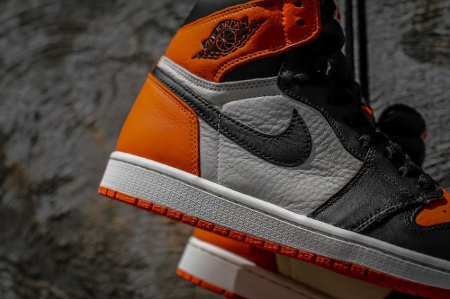 555088-005,AJ1,Air Jordan 1 555088-005AJ1 扣碎篮板 Air Jordan 1 OG “Shattered Backboard” 近赏