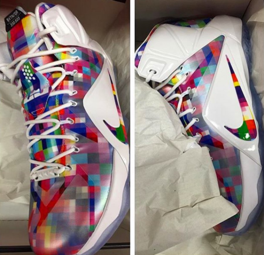 748861-900,LBJ12,LeBron 12 748861-900LBJ12 LeBron 12 EXT “Prism” 致敬已逝街球传奇人物